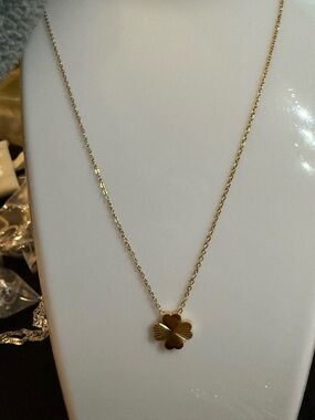 Gold Four-Leaf Clover Pendant Necklace - Classic Women’s Jewelry